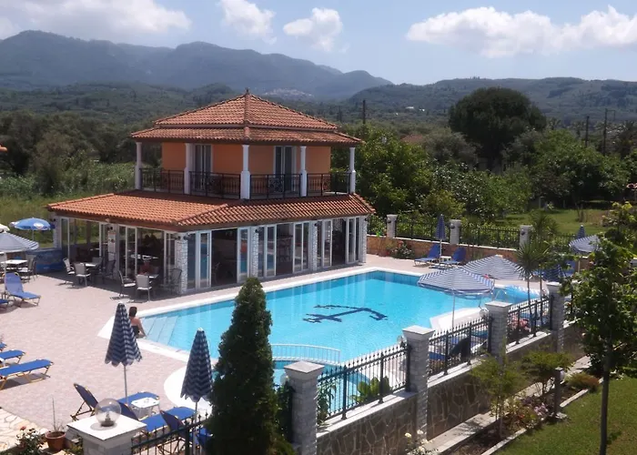 Makis Studios And Apartments